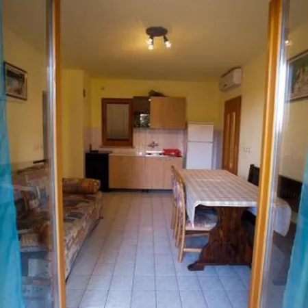 Luka Apartment *
